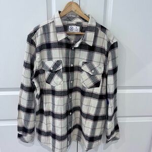 Hurley NWT men’s XL long sleeve button up flannel with 2 chest pockets in Bone
